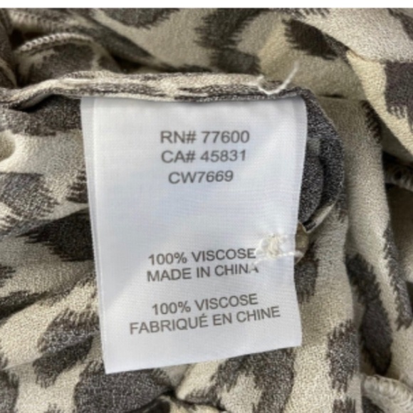 Chaser women silky animal print button up blouse - Picture 2 of 4